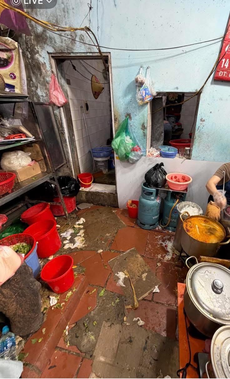 Đóng cửa quán bún riêu Hà Nội bị du khách chê trên MXH Trung Quốc- Ảnh 1.