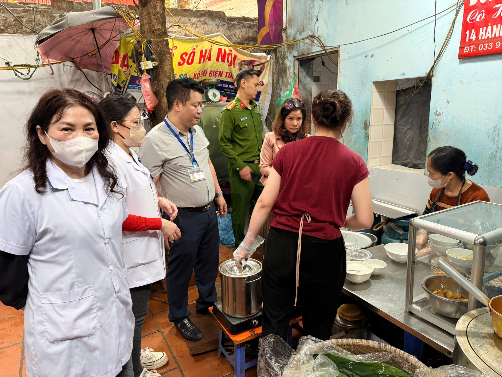 Đóng cửa quán bún riêu Hà Nội bị du khách chê trên MXH Trung Quốc- Ảnh 3.