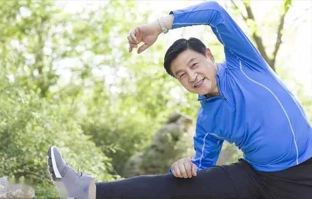 Hiện tượng kỳ lạ: Hầu hết những người đàn ông có thể sống lâu đều ngừng làm 4 điều này sau 55 tuổi- Ảnh 2.