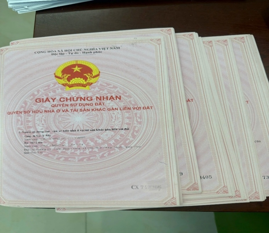 Công an cảnh báo nóng liên quan đến sổ đỏ - Ảnh 2.