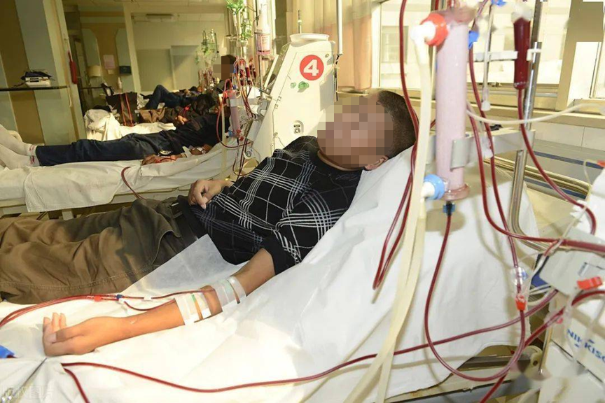 Nam kỹ sư CNTT 40 tuổi suy thận dù ăn rất nhạt, nguyên nhân từ 1 thói quen ngủ người càng trẻ càng yêu thích- Ảnh 3.