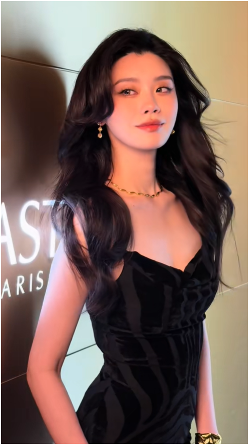 Người mẫu sinh con, được bố chồng tỷ phú thưởng nóng 340 tỷ, 1 căn biệt thự, nhưng chưa được tổ chức đám cưới? - Ảnh 6.