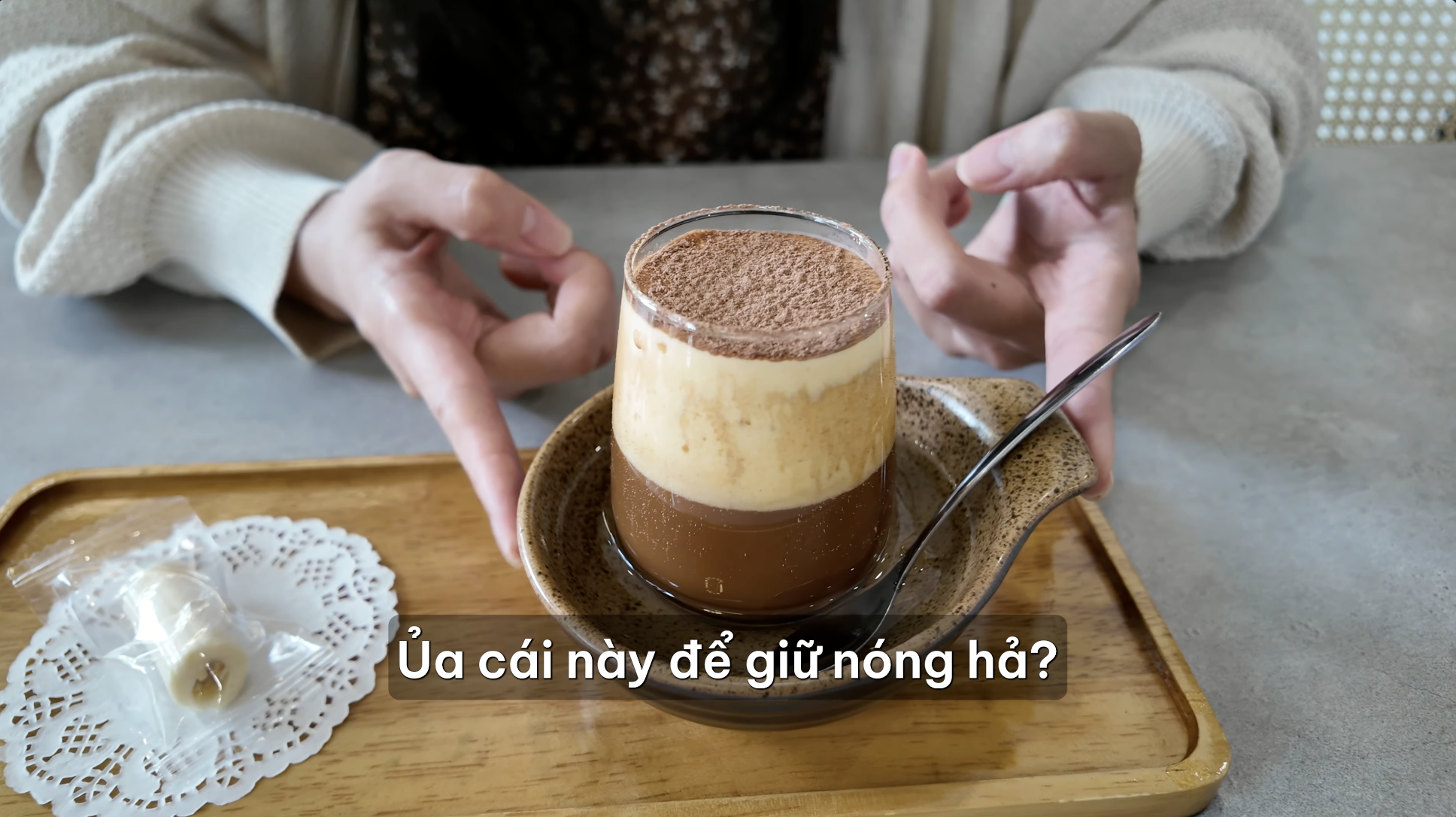 Khách Hàn sang Việt Nam nhịn tiền xe, cuốc bộ chỉ để mua được thứ nước gây nghiện này - Ảnh 7.