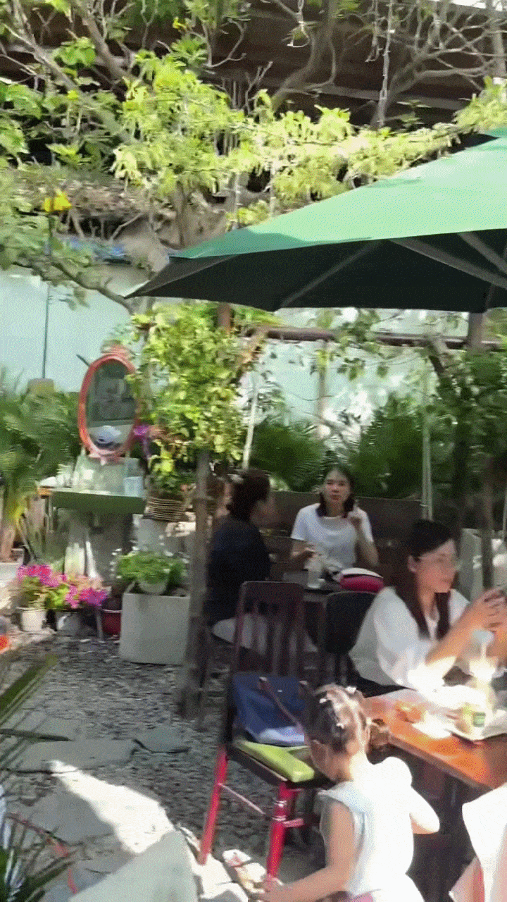 Quán cafe của ông hoàng nhạc Việt đình đám một thời "thất thủ" khi mở lại sau 5 ngày đóng cửa - Ảnh 2.