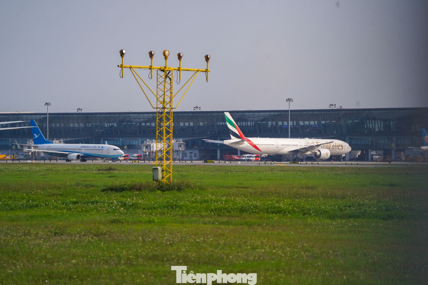 Cận cảnh máy bay 'nhà giàu' Trung Đông đang tránh chiến sự ở Nội Bài- Ảnh 4.