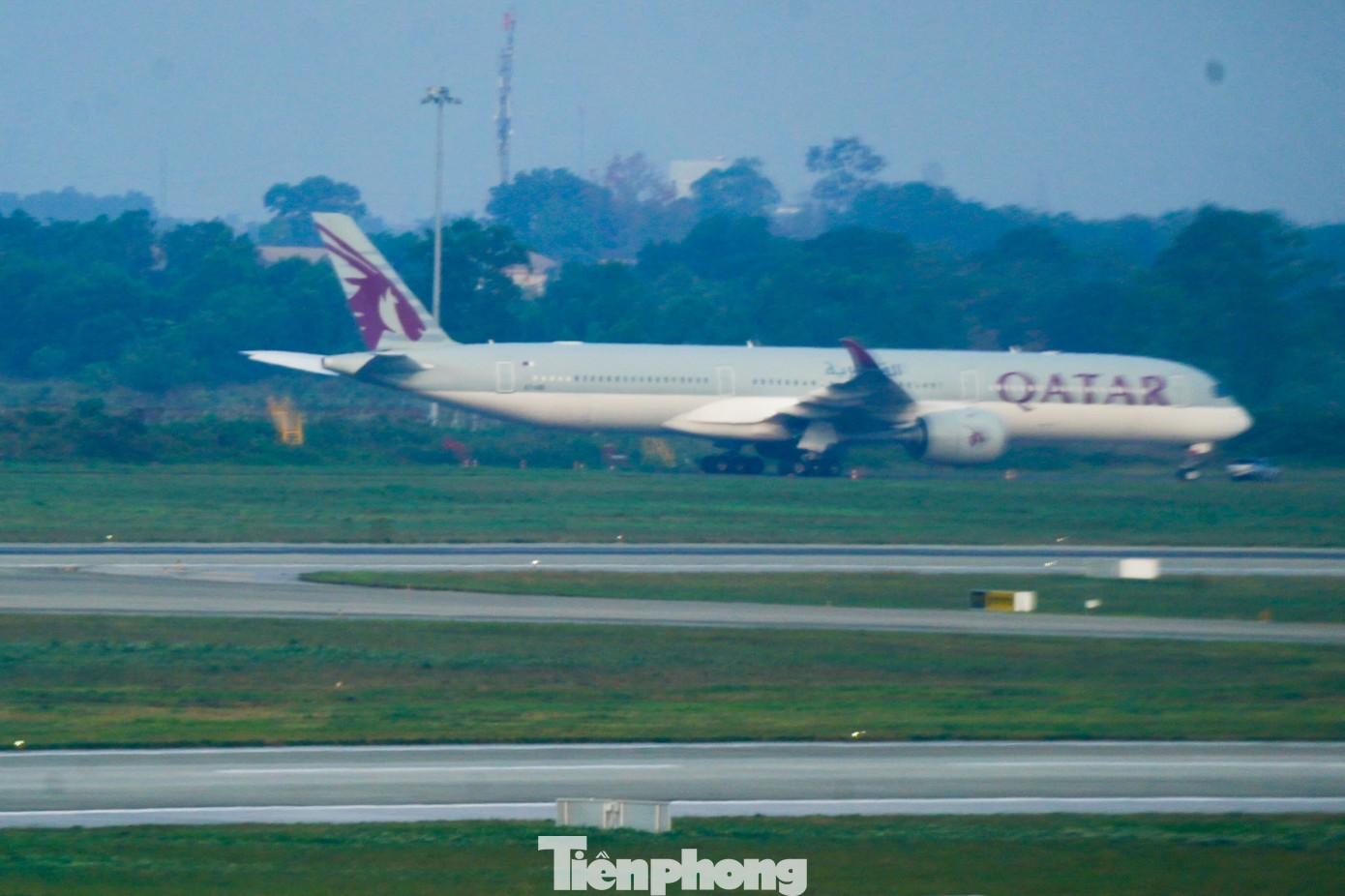 Cận cảnh máy bay 'nhà giàu' Trung Đông đang tránh chiến sự ở Nội Bài- Ảnh 6.