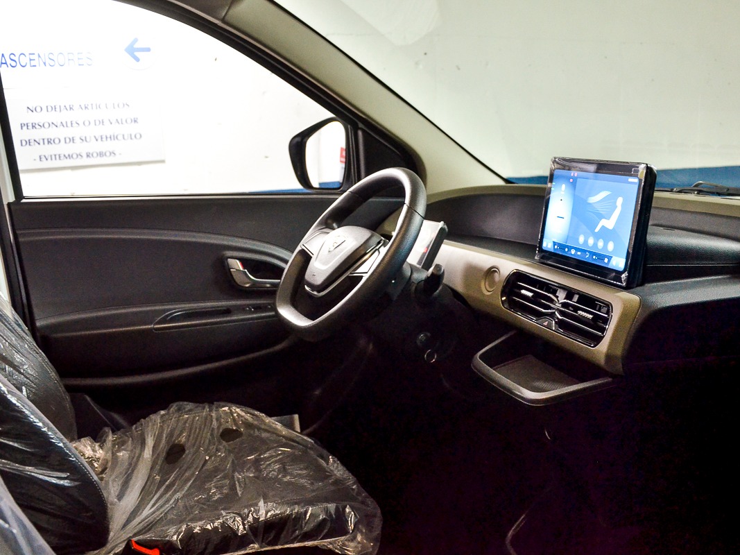 Xe điện lạ bất ngờ xuất hiện trong nhà máy ô tô ở Huế của hãng Việt: Đi bao xa, giá thế nào? - Ảnh 9.