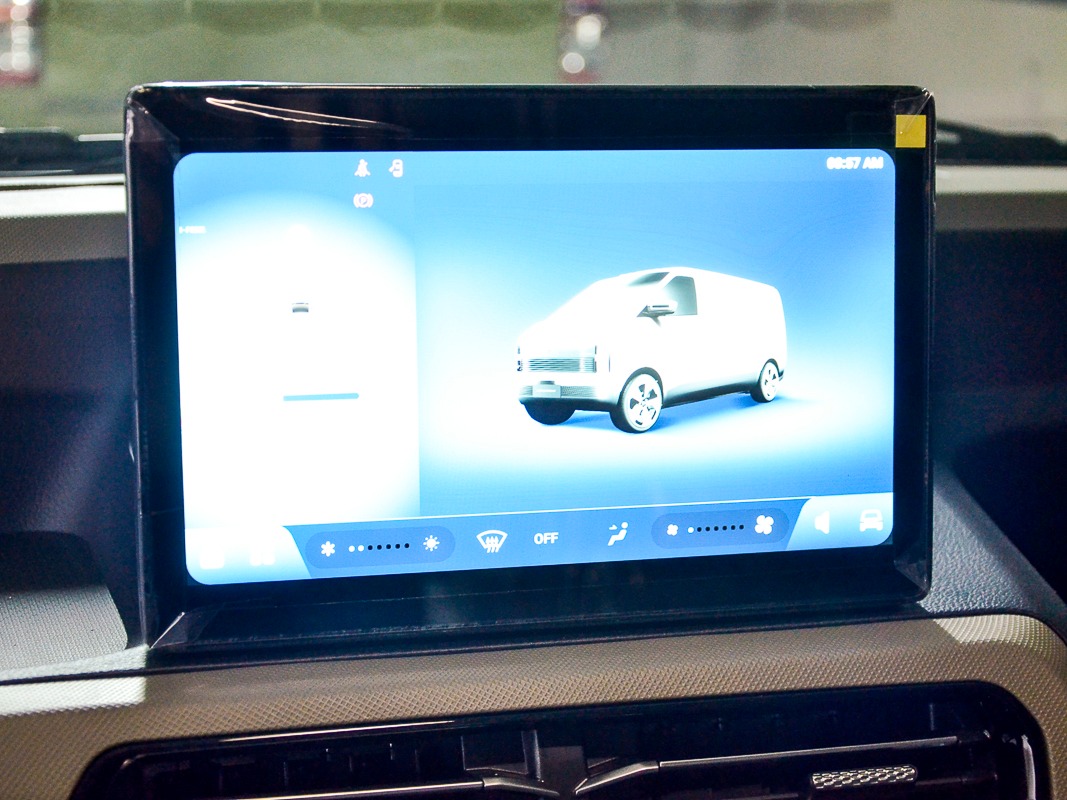 Xe điện lạ bất ngờ xuất hiện trong nhà máy ô tô ở Huế của hãng Việt: Đi bao xa, giá thế nào? - Ảnh 12.