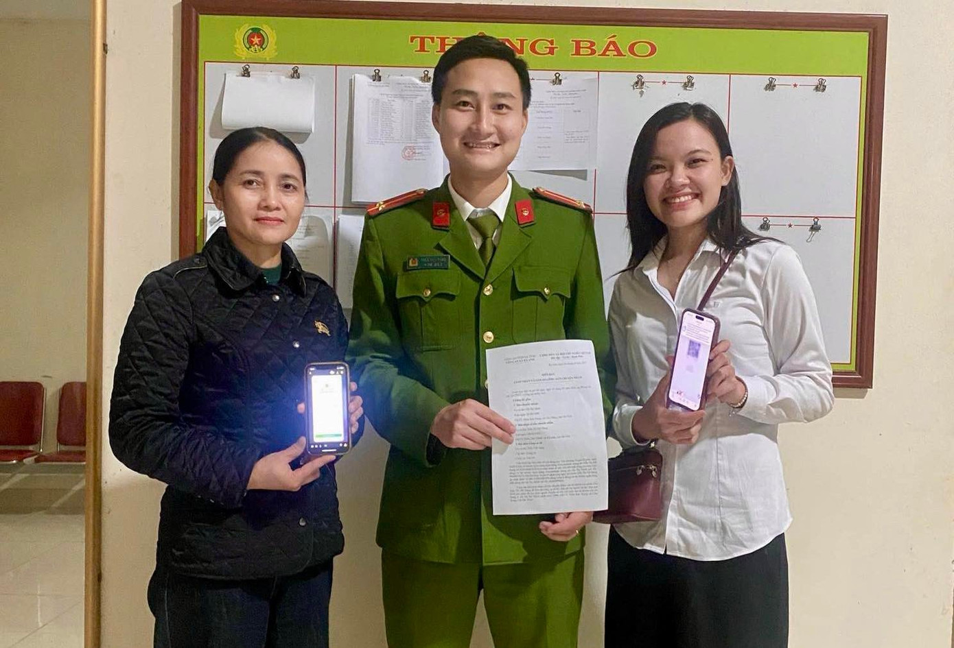 Bất ngờ vì tài khoản 'nổ' 1,3 tỷ đồng- Ảnh 1.