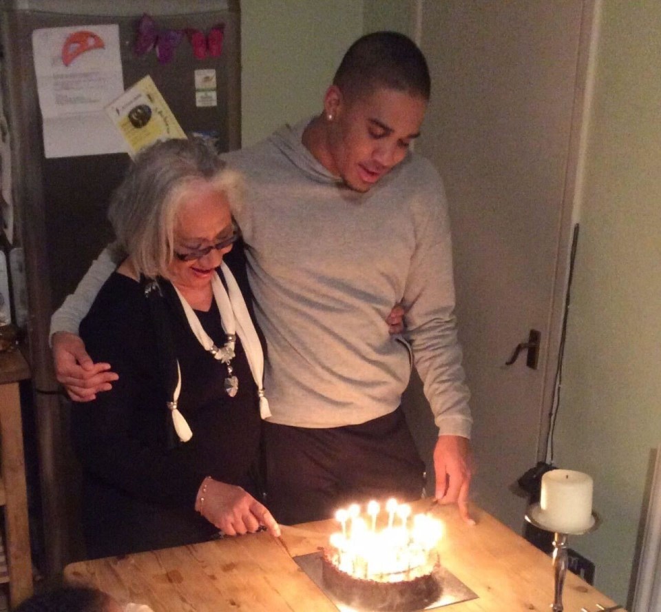 Đi làm 8 năm tiết kiệm được 3,9 tỷ đồng: Chàng trai 28 tuổi tiết lộ 3 thói quen “làm nên chuyện”- Ảnh 1.