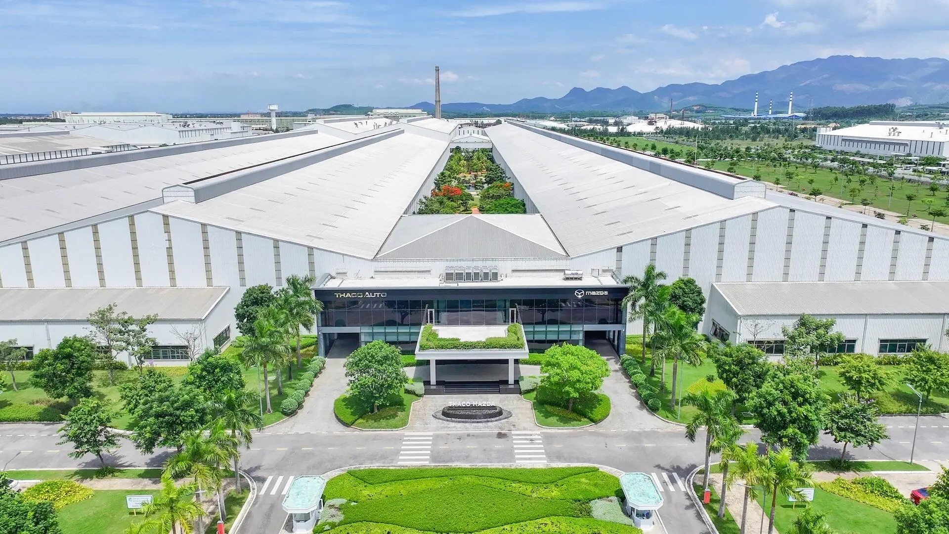 Những ‘điểm nghẽn’ cần lời giải khi tỷ phú Trần Bá Dương làm ô tô thương hiệu riêng - Ảnh 2.