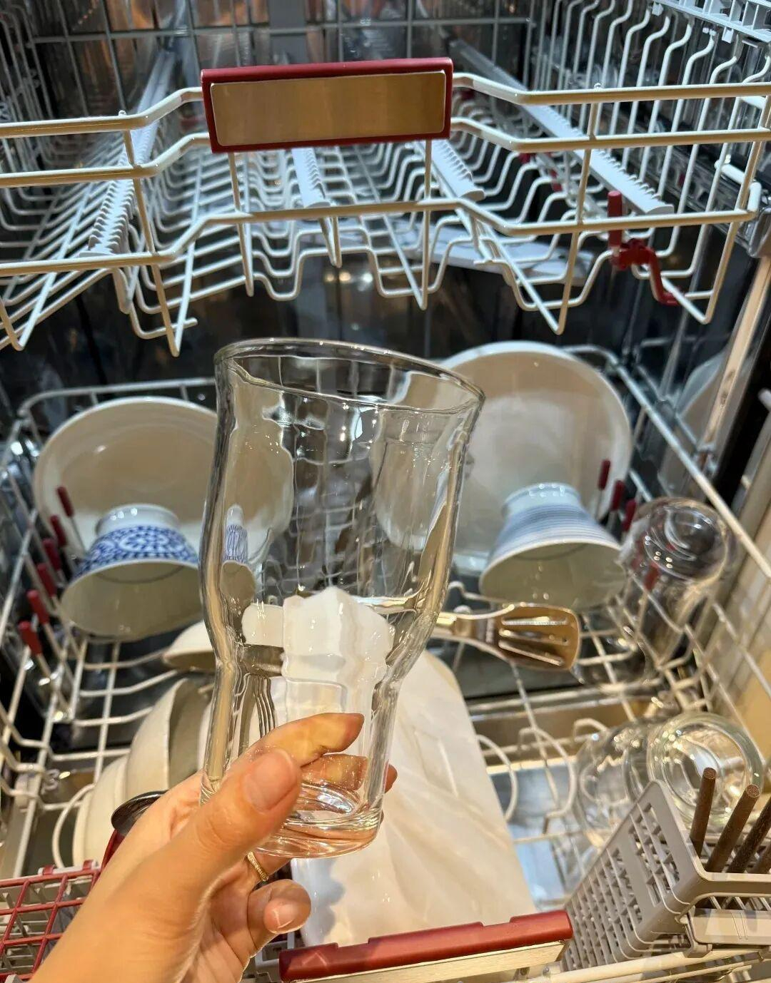 Tôi học cách dọn nhà của giới trẻ và nhận ra: Chỉ cần đổi tư duy, việc nhà giảm một nửa mà nhà vẫn gọn gàng mỗi ngày- Ảnh 3.