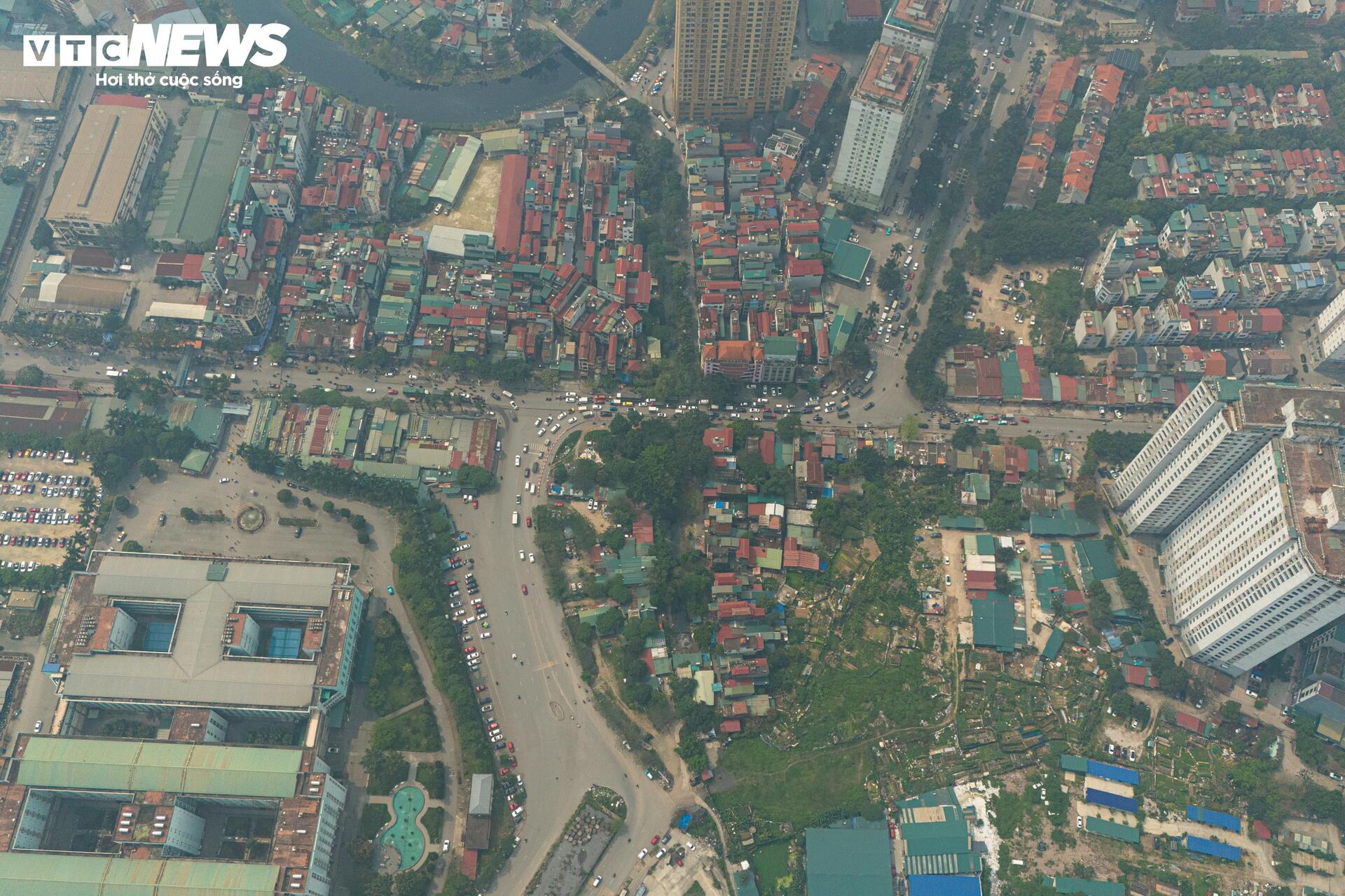 Dự án cầu vượt 'đắp chiếu' nhiều năm trên tuyến đường nghìn tỷ ở Hà Nội- Ảnh 1.