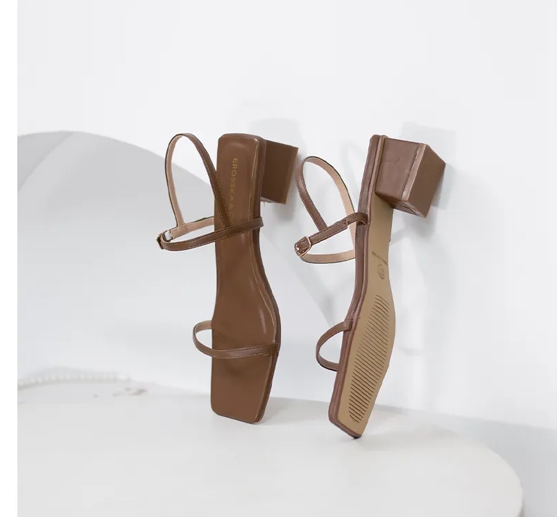 Giày trắng "thất sủng" rồi! Mùa xuân năm nay chị em cứ sắm "giày nâu" đảm bảo mặc gì cũng sang, hack dáng cực đỉnh - Ảnh 17.