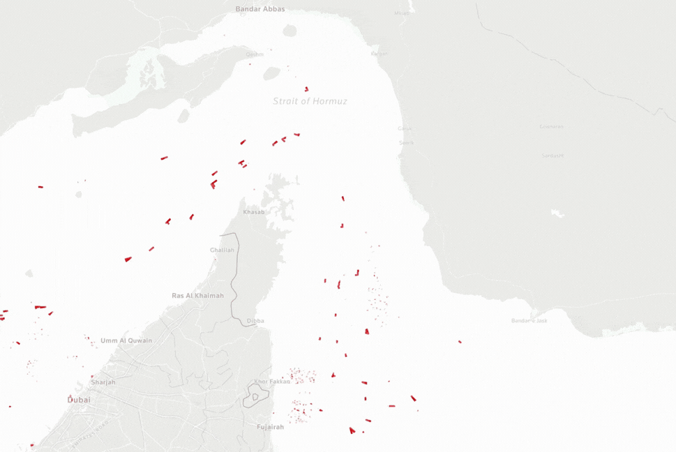 Eo biển Hormuz giờ 'vắng lặng' thế nào - nhìn bức ảnh này là hiểu - Ảnh 3.