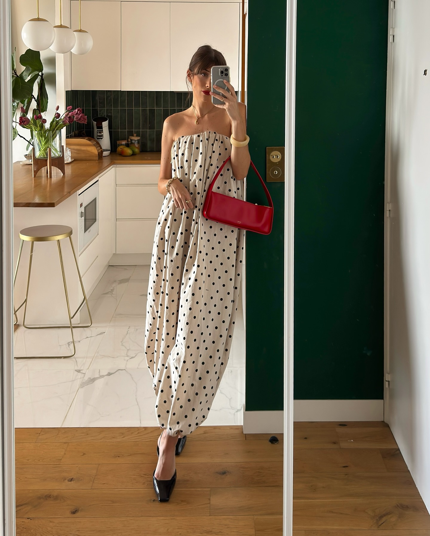 Phụ nữ Pháp diện đồ màu sắc rất khéo với 4 công thức nổi bật mà vẫn tinh tế- Ảnh 3.