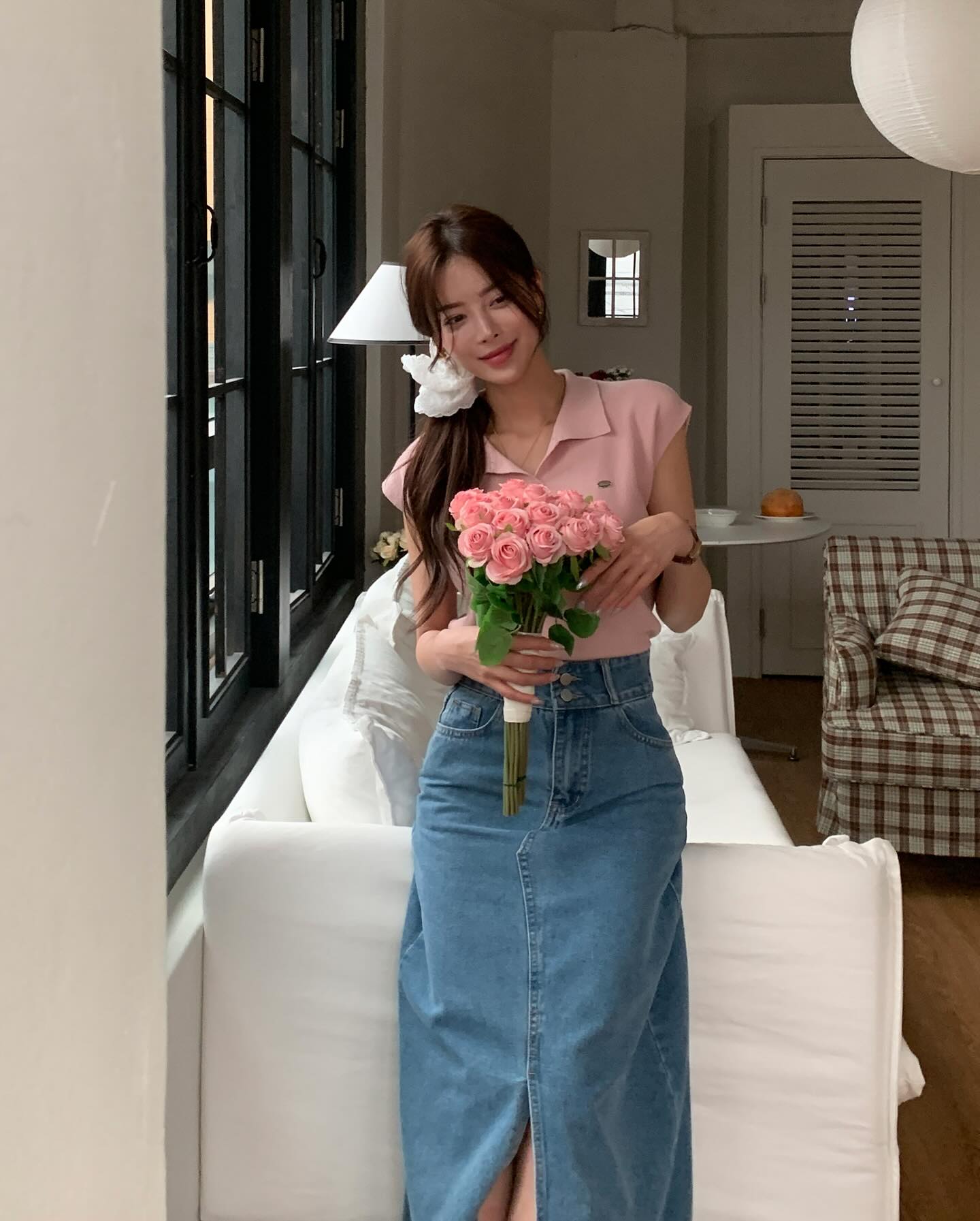 Mặc đẹp rất đơn giản nếu chị em có 4 món đồ denim đang là mốt- Ảnh 1.