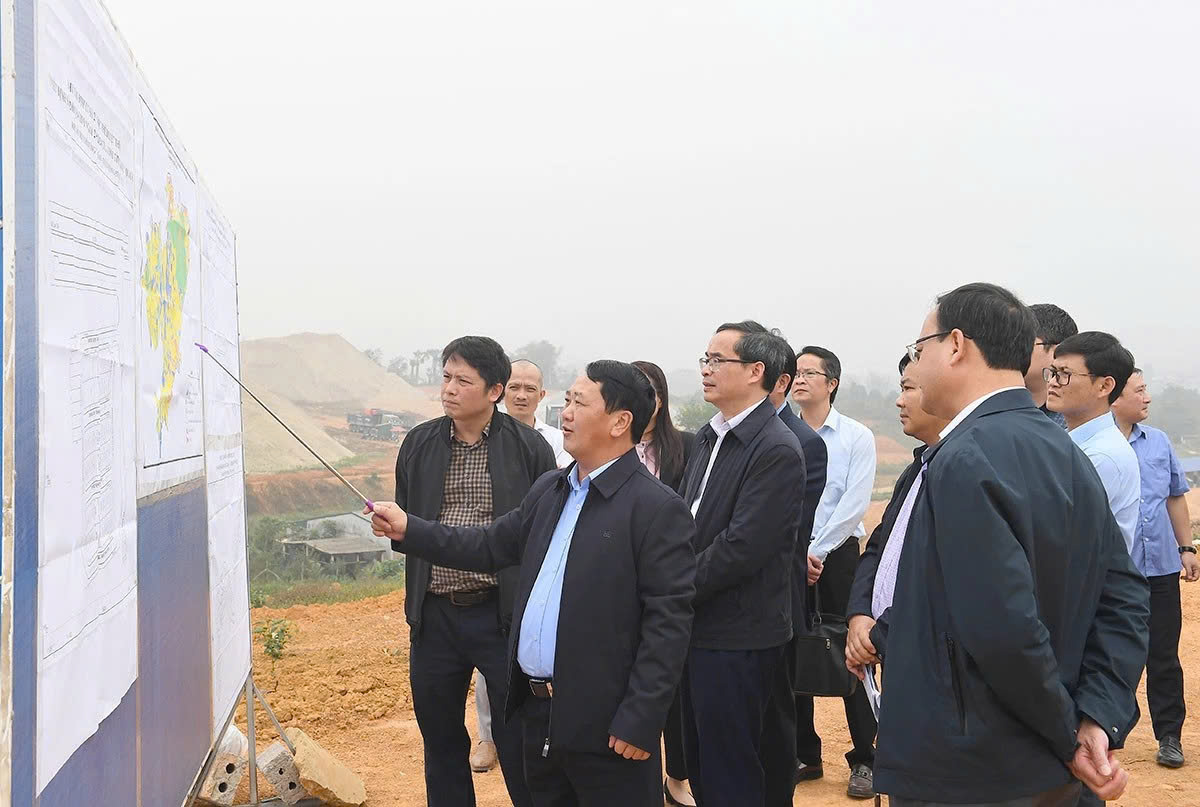 Sau gần 4 tháng khởi công, siêu dự án của Vingroup triển khai tại nơi cách Thủ đô 150 km có chuyển động mới - Ảnh 1.