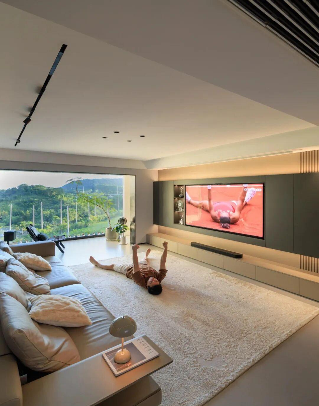 Phòng khách không còn bàn cà phê: Xu hướng mới khiến nhiều gia đình bất ngờ vì nhà rộng hơn, sống tiện hơn - Ảnh 5.