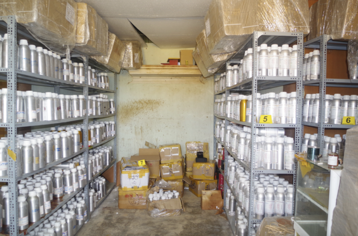 Công an tìm người mua nước hoa giả trong đường dây bán hàng 50 tỷ đồng- Ảnh 1.