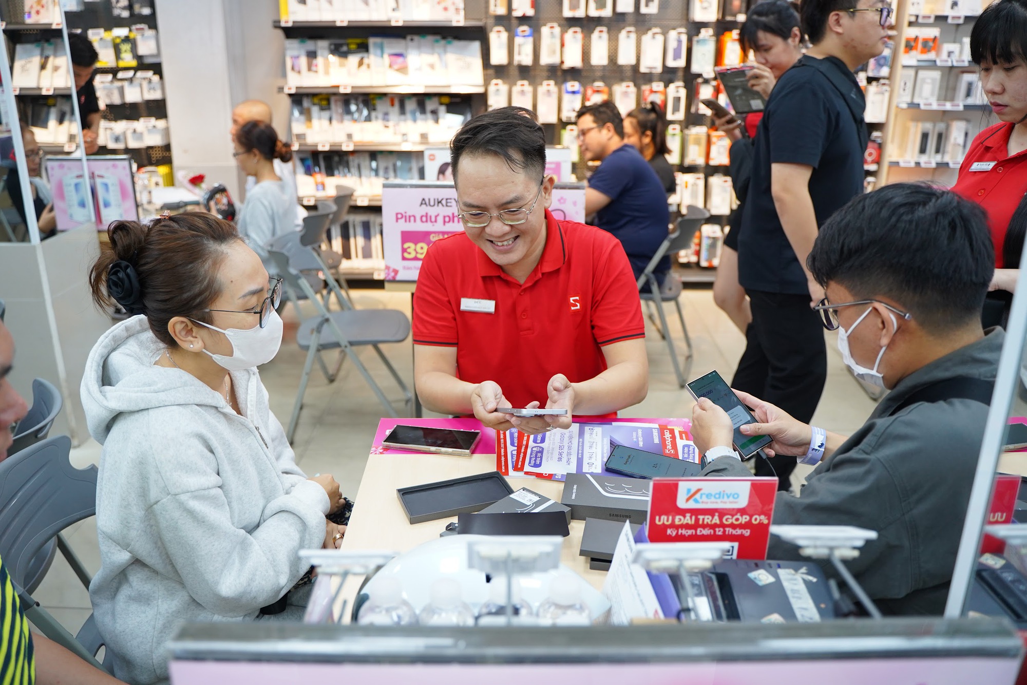 CellphoneS mở bán sớm Galaxy S26 Series cho gần 3,000 khách hàng đặt trước - Ảnh 1.