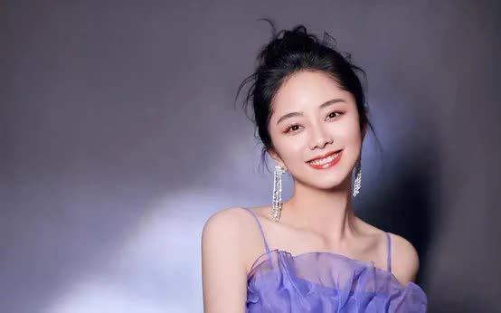 Nhan sắc thăng hạng của Đàm Tùng Vận qua nhiều năm: U40 vẫn khiến người ta "u mê", bí quyết nằm ở thói quen ăn uống "nhỏ mà có võ"- Ảnh 1.