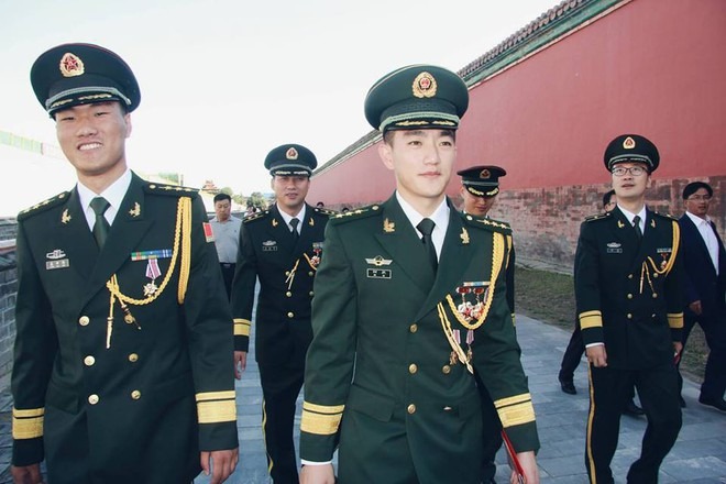 Minh tinh - sĩ quan đặc công nên duyên nhờ show nhập ngũ: "Chân mệnh thiên tử của em là anh hùng đúng nghĩa"- Ảnh 9.