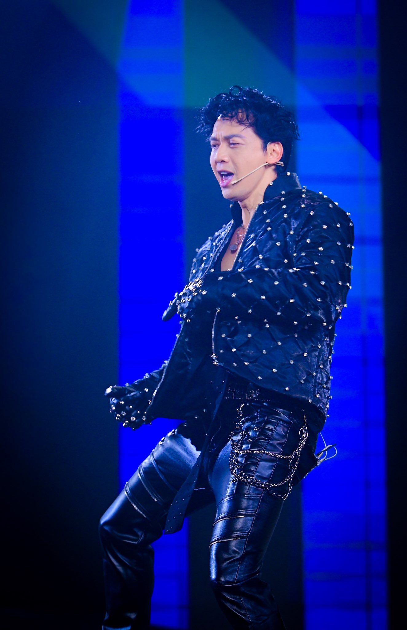 Chủ tịch ACB Trần Hùng Huy lại gây sốt: “Cứ như Soobin Hoàng Sơn phiên bản chủ tịch ngân hàng vậy”- Ảnh 5.