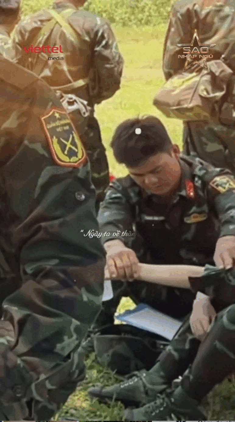 Quá khứ ít ai biết về Hoà Minzy và bạn trai quân nhân - Ảnh 6.