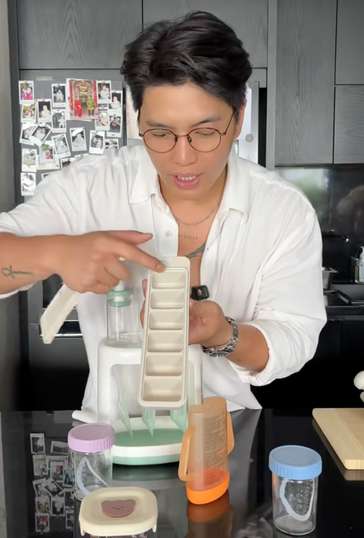 Ái nữ của Ngô Thanh Vân chính thức ăn dặm, Huy Trần khoe loạt “đồ nghề” xịn sò, một chiếc máy đã hơn 6 triệu khiến các mẹ bỉm trầm trồ- Ảnh 16.