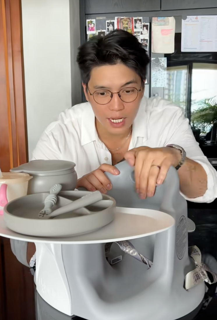 Ái nữ của Ngô Thanh Vân chính thức ăn dặm, Huy Trần khoe loạt “đồ nghề” xịn sò, một chiếc máy đã hơn 6 triệu khiến các mẹ bỉm trầm trồ- Ảnh 20.