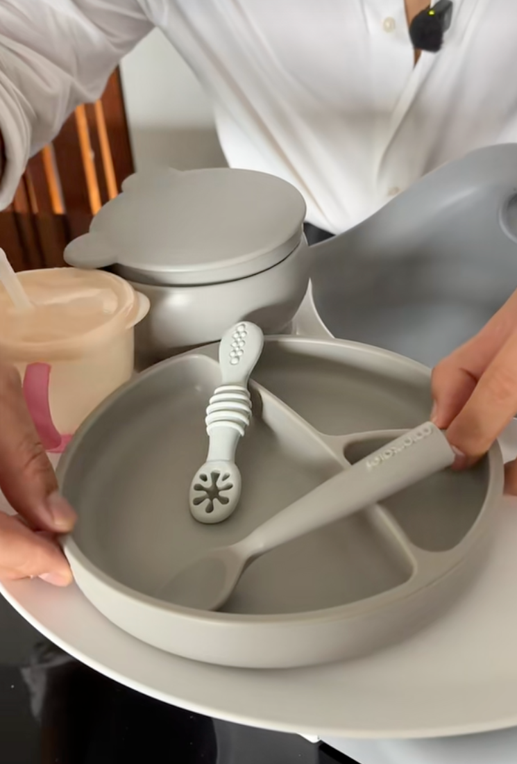 Ái nữ của Ngô Thanh Vân chính thức ăn dặm, Huy Trần khoe loạt “đồ nghề” xịn sò, một chiếc máy đã hơn 6 triệu khiến các mẹ bỉm trầm trồ- Ảnh 24.