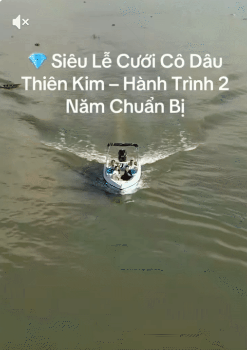 Lễ cưới của ái nữ "ông trùm" đóng tàu Tiền Giang: Không gian tiệc rộng lớn nhưng tư gia nhà gái mới là điểm nhấn- Ảnh 3.