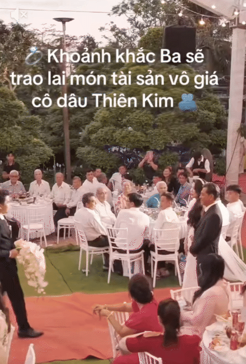 Lễ cưới của ái nữ "ông trùm" đóng tàu Tiền Giang: Không gian tiệc rộng lớn nhưng tư gia nhà gái mới là điểm nhấn- Ảnh 11.