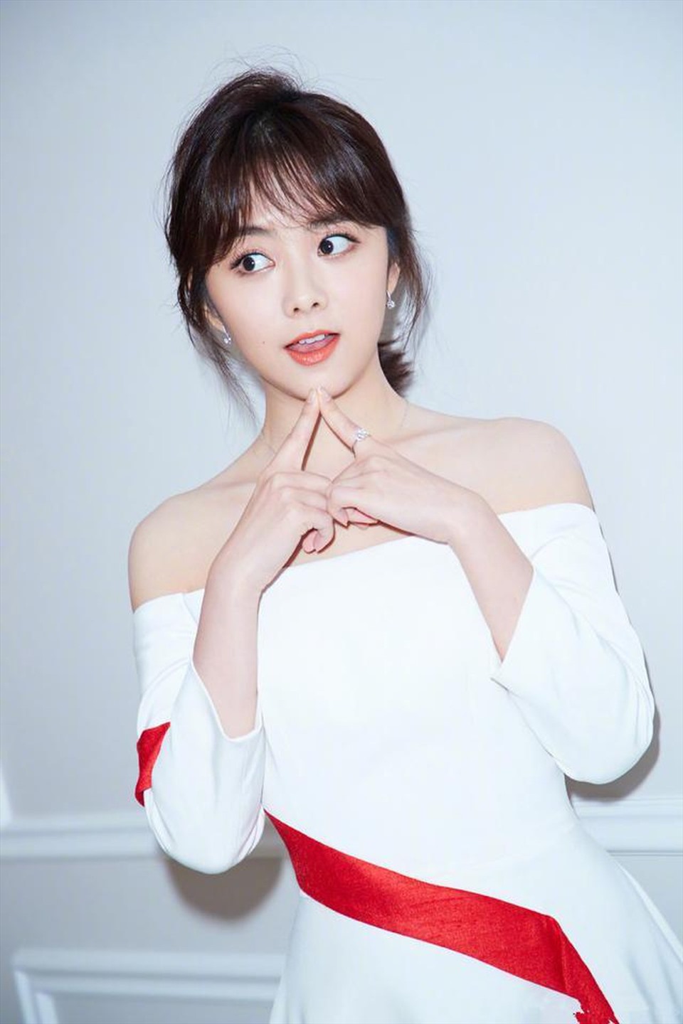 Nhan sắc thăng hạng của Đàm Tùng Vận qua nhiều năm: U40 vẫn khiến người ta "u mê", bí quyết nằm ở thói quen ăn uống "nhỏ mà có võ"- Ảnh 2.