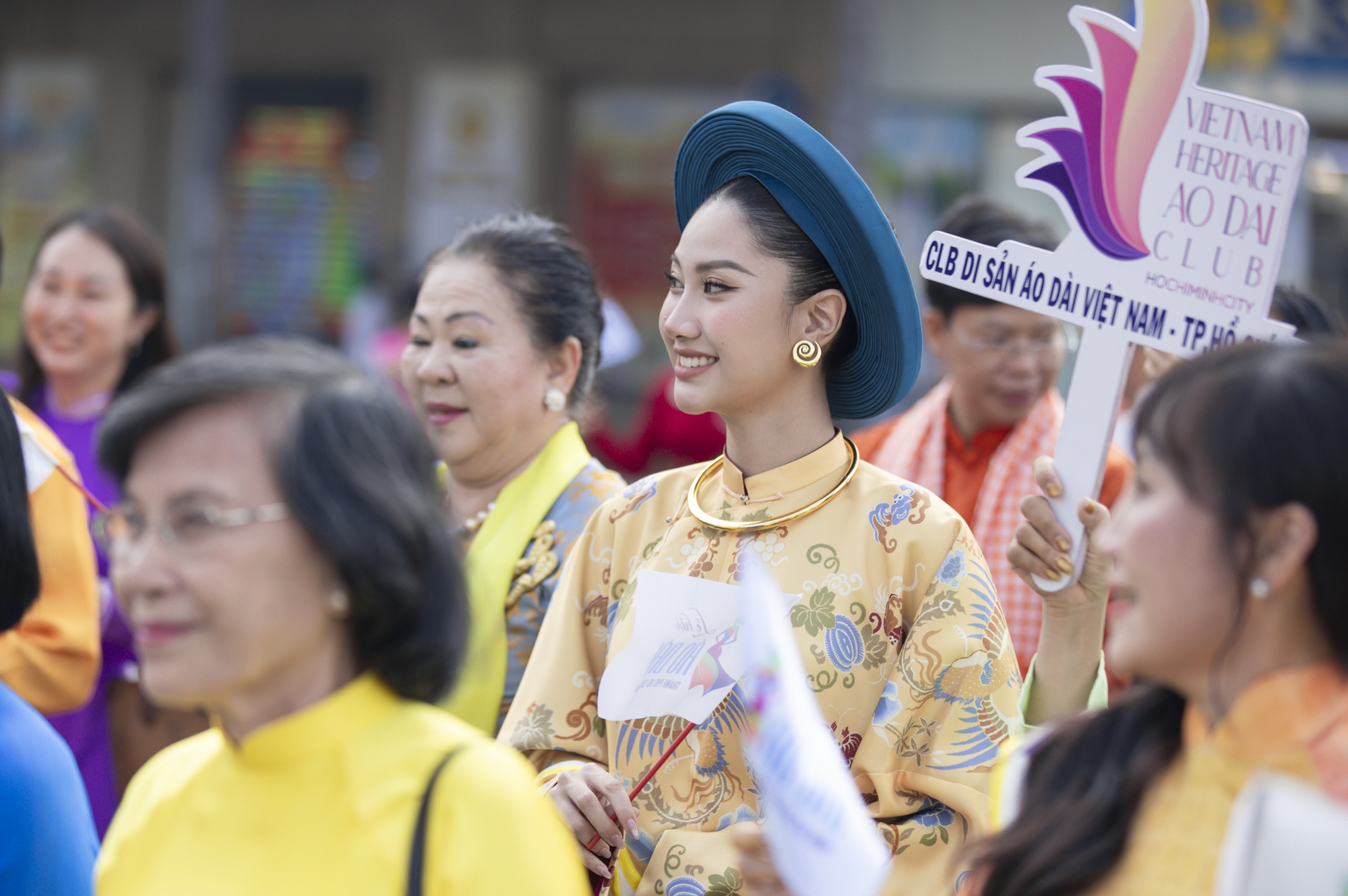 Cảnh tượng hiếm thấy ở phố đi bộ Nguyễn Huệ: 3.000 phụ nữ cùng làm một việc vào ngày 8/3- Ảnh 5.