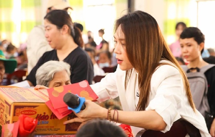 Mỹ Tâm nói thẳng: "Cứ nghĩ làm từ thiện để được cái gì đó thì hoàn toàn vô nghĩa"- Ảnh 2.