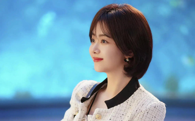 Nhan sắc thăng hạng của Đàm Tùng Vận qua nhiều năm: U40 vẫn khiến người ta "u mê", bí quyết nằm ở thói quen ăn uống "nhỏ mà có võ"- Ảnh 8.