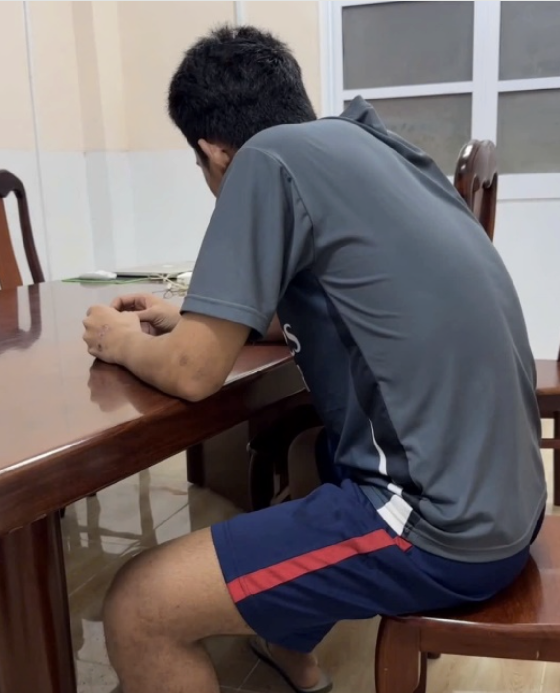 Tham gia Hội bán thận , thanh niên Cần Thơ rơi vào ổ lừa đảo trực tuyến Tại Campuchia - Ảnh 1.