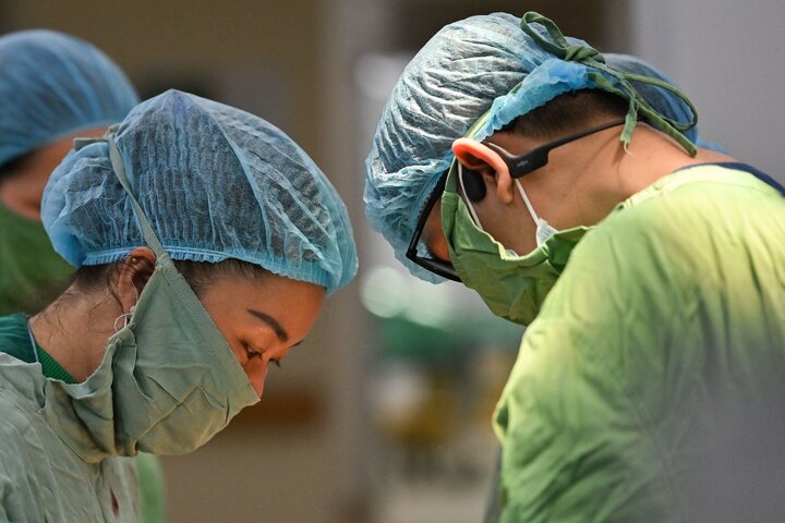 Tiếng khóc 1,1kg và khoảnh khắc nín thở giữa hai sinh mạng của nữ bác sĩ- Ảnh 2.