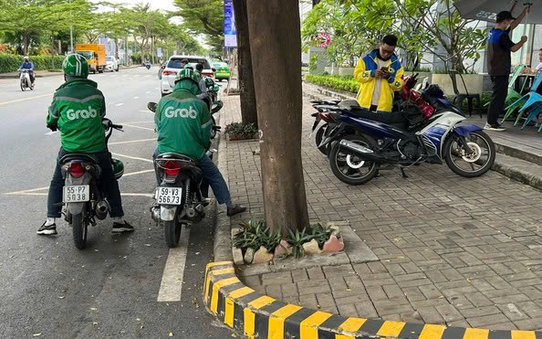 Giá xăng dầu tăng ảnh hưởng đến cước taxi và xe công nghệ năm 2026 - Ảnh 2.