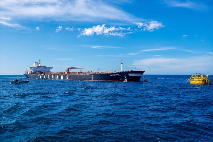 Nhà máy Lọc dầu Dung Quất vận hành cao độ, có nguồn nguyên liệu nhập từ 2 tập đoàn Mỹ - Ảnh 1.