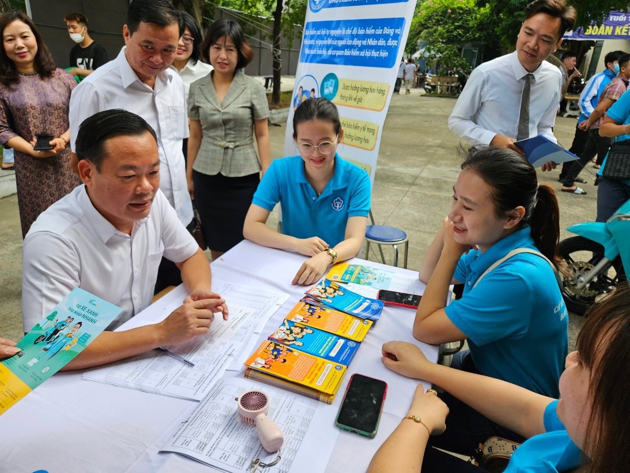 Đóng BHXH tự nguyện bao nhiêu để nhận lương hưu 5 triệu/tháng? - Ảnh 1.