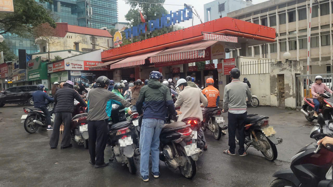 Bộ Công an kiểm tra xử lý găm hàng xăng dầu chờ tăng giá 2026 - Ảnh 1. Bộ Công an kiểm tra xử lý găm hàng xăng dầu chờ tăng giá 2026 - Ảnh 1.