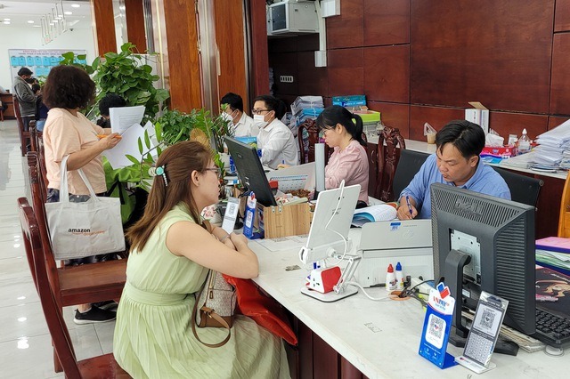 Lương cơ sở dự kiến tăng 8 % từ 1 - 7 - 2026 , đạt gần 2 , 53 triệu đồng mỗi tháng - Ảnh 1.