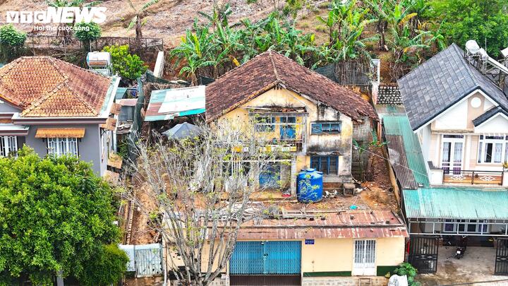 Cận cảnh biệt thự, khu nhà đất 'vàng' bỏ hoang, lãng phí ở Ðà Lạt- Ảnh 4.