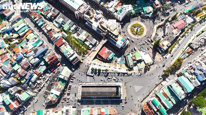 Cận cảnh biệt thự, khu nhà đất 'vàng' bỏ hoang, lãng phí ở Ðà Lạt- Ảnh 9.