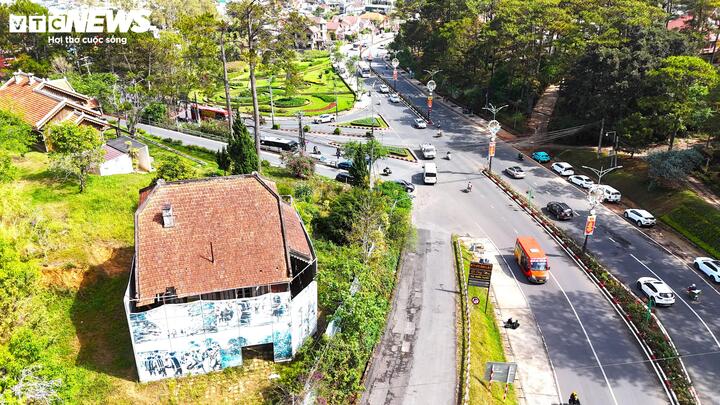 Cận cảnh biệt thự, khu nhà đất 'vàng' bỏ hoang, lãng phí ở Ðà Lạt- Ảnh 2.