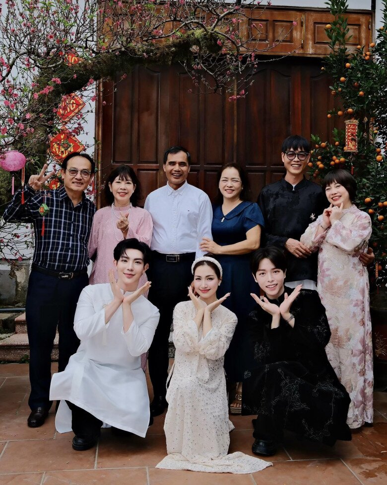 Đại úy Thăng Văn Cương chăm sóc con trai Hòa Minzy trong căn biệt thự bề thế ở Bắc Ninh  - Ảnh 10.