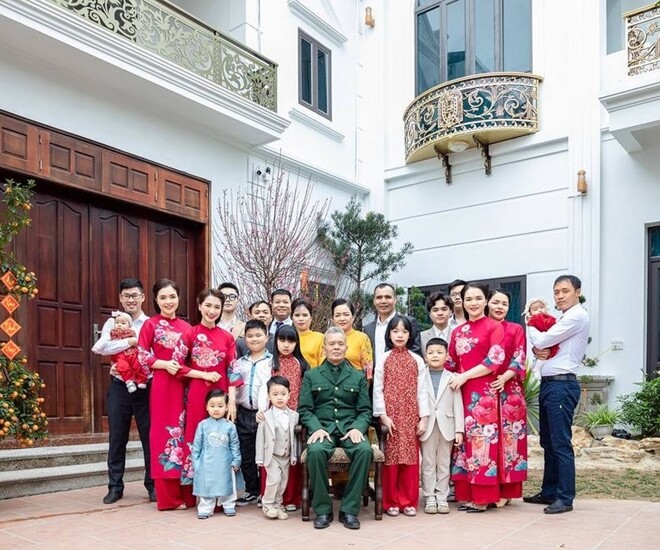 Đại úy Thăng Văn Cương chăm sóc con trai Hòa Minzy trong căn biệt thự bề thế ở Bắc Ninh  - Ảnh 5.